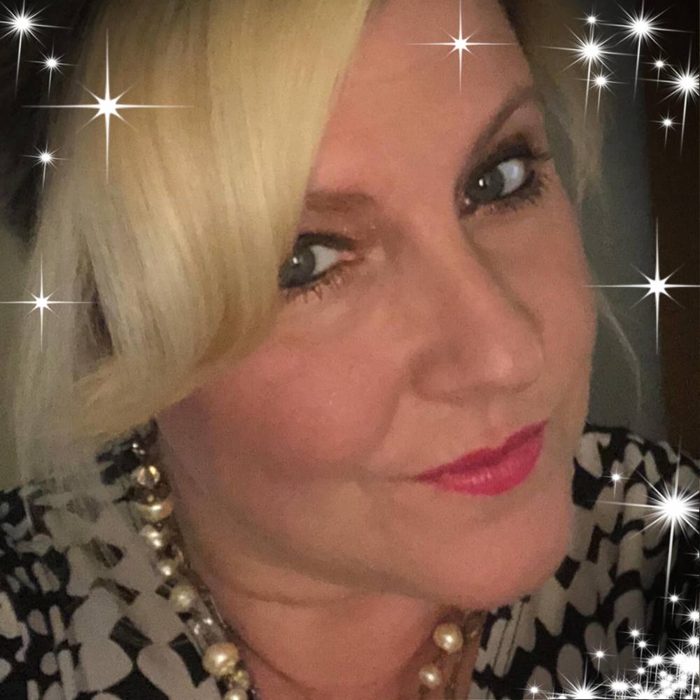 Meet your Posher, Crystal